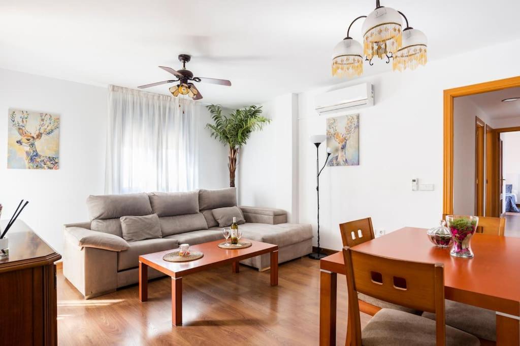 Ayala Beach Apartment Малага Экстерьер фото